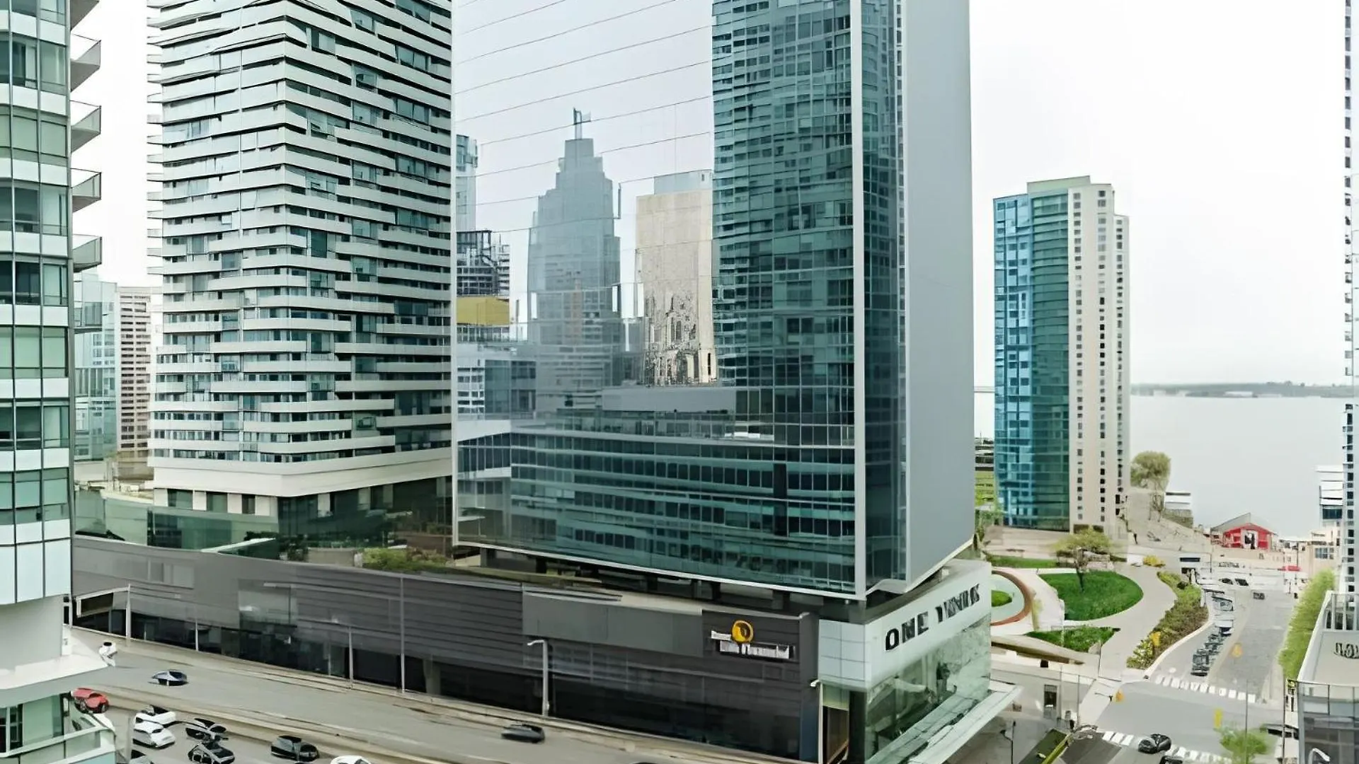 The One Otel Toronto 0*,  Kanada