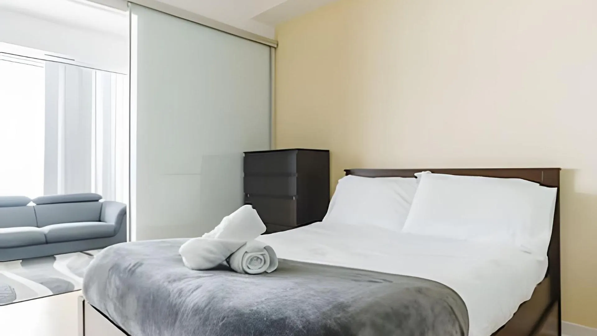 The One Otel Toronto 0*,  Kanada